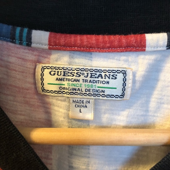 Guess tshirt - Picture 3 of 4